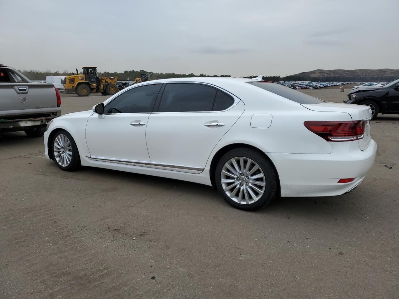 Image 2 of 2013 LEXUS LS 460L 2013 with VIN JTHDL5EFXD5005958