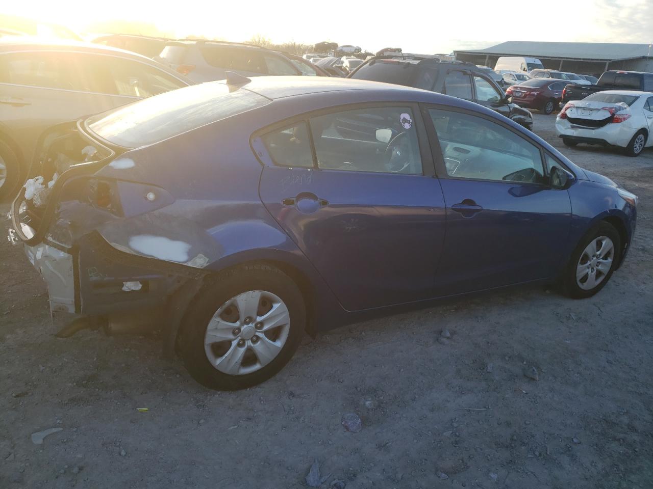 Изображение 3 2017 KIA FORTE LX 2017 с VIN 3KPFK4A71HE117564