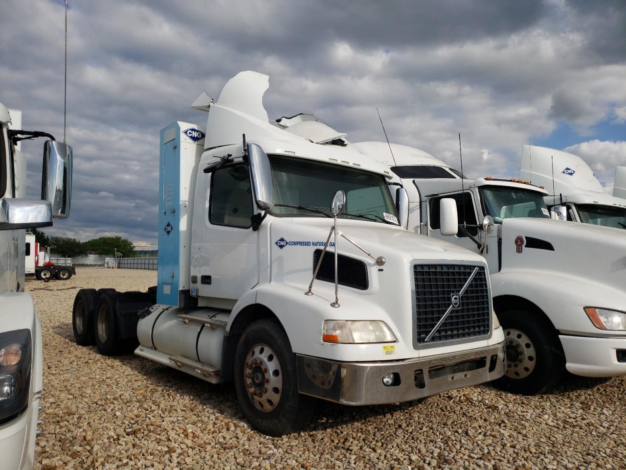 Image 1 of 2014 VOLVO VN VNM 2014 with VIN 4V5MC9VE4EN164993