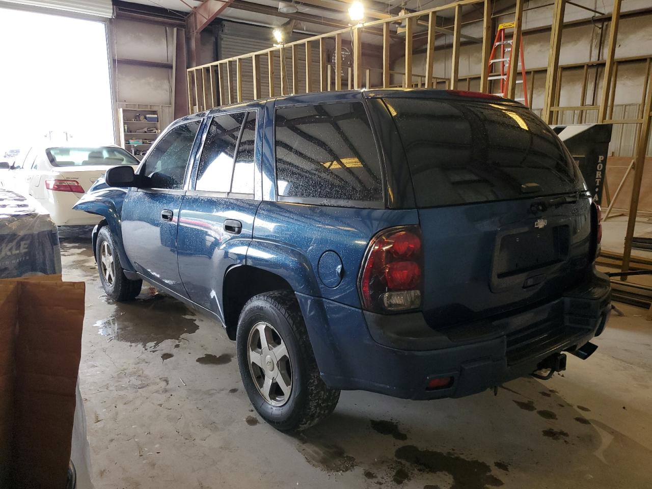 Изображение 2 2005 CHEVROLET TRAILBLAZER LS 2005 с VIN 1GNDS13S152147414