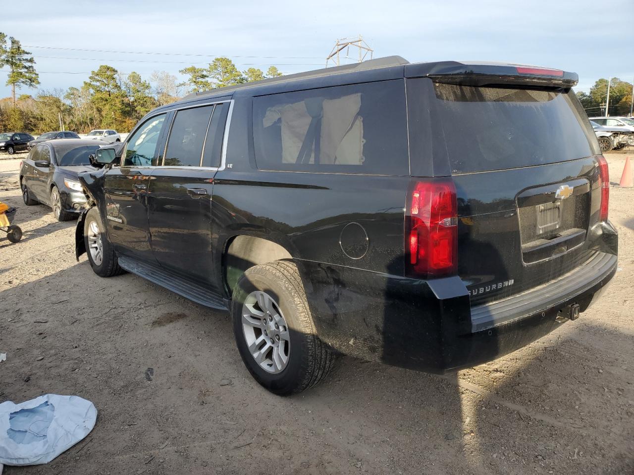 Image 2 of 2017 CHEVROLET SUBURBAN C1500 LT 2017 with VIN 1GNSCHKCXHR132834