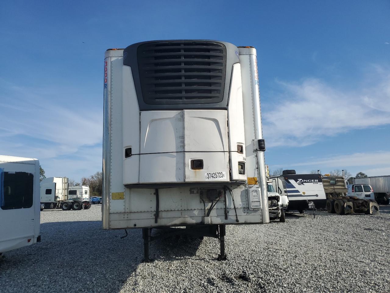 Image 2 of 2009 UTILITY REEFER 2009 with VIN 1UYVS25329M567817