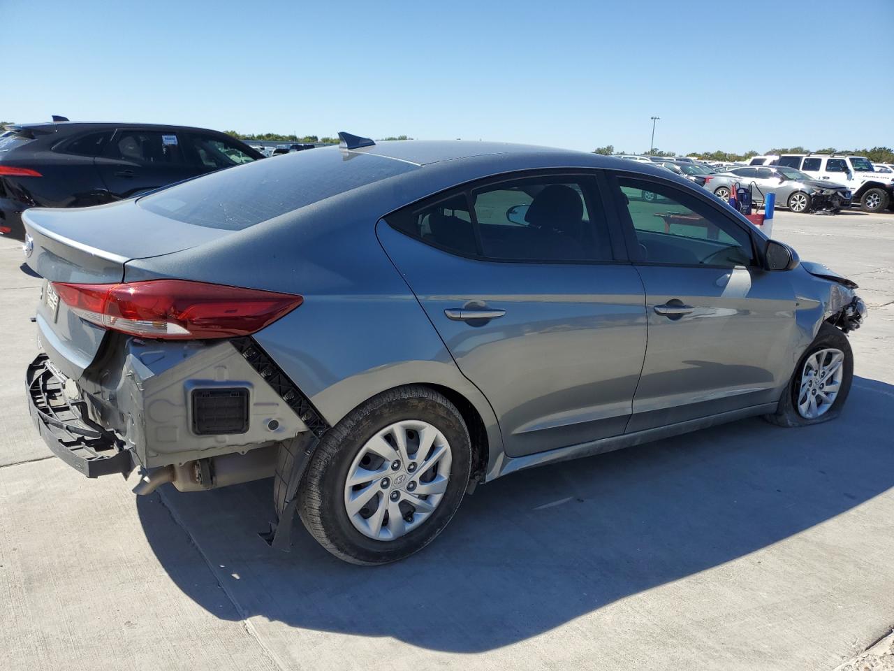 Image 3 of 2017 HYUNDAI ELANTRA SE 2017 with VIN KMHD74LF7HU408631