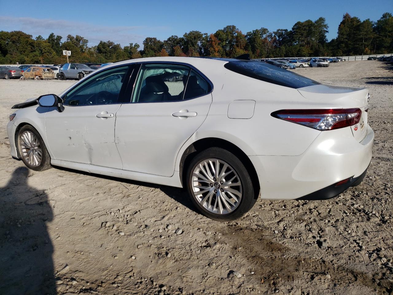 Изображение 2 2020 TOYOTA CAMRY XLE 2020 с VIN 4T1F11AK7LU310734