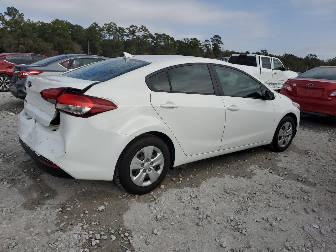 Image 3 of 2017 KIA FORTE LX 2017 with VIN 3KPFK4A77HE038058