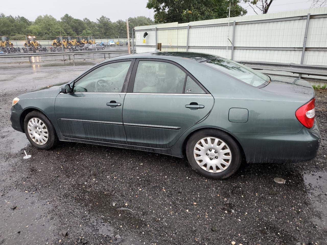 Изображение 2 2002 TOYOTA CAMRY LE 2002 с VIN JTDBE30K620010239