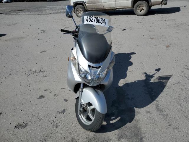 Obraz 2 z 2005 SUZUKI AN400 K3 2005 z VIN JS1CK43A352100585