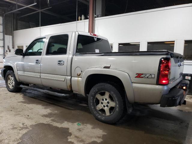 Obraz 2 z 2005 CHEVROLET SILVERADO K1500 2005 z VIN 2GCEK13T251178693