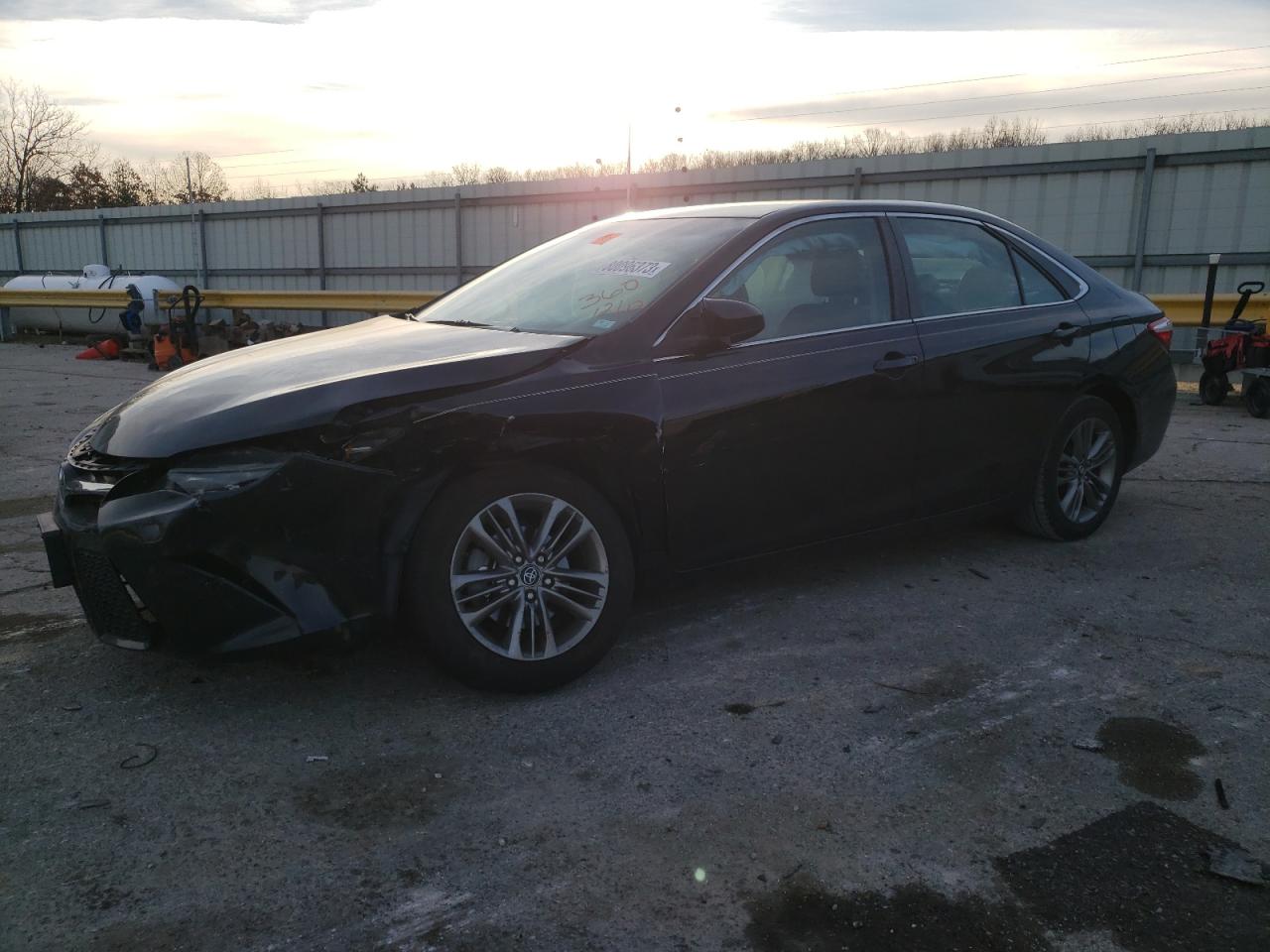 Image 1 of 2017 TOYOTA CAMRY LE 2017 with VIN 4T1BF1FK8HU656372