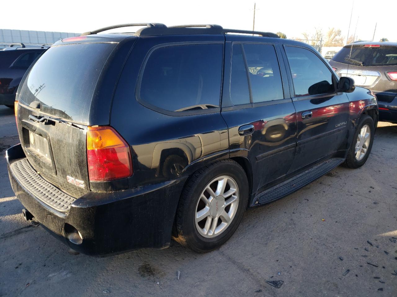 Obraz 3 z 2006 GMC ENVOY DENALI 2006 z VIN 1GKET63M462345791
