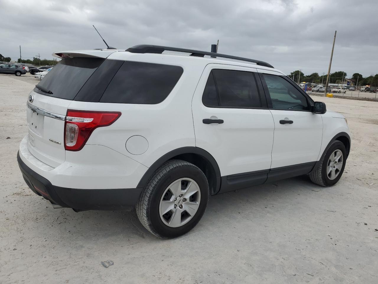 Image 3 of 2013 FORD EXPLORER  2013 with VIN 1FM5K7B83DGC23489