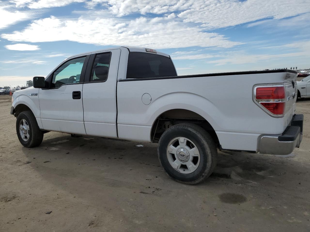 Image 2 of 2014 FORD F150 SUPER CAB 2014 with VIN 1FTFX1CFXEKE44767