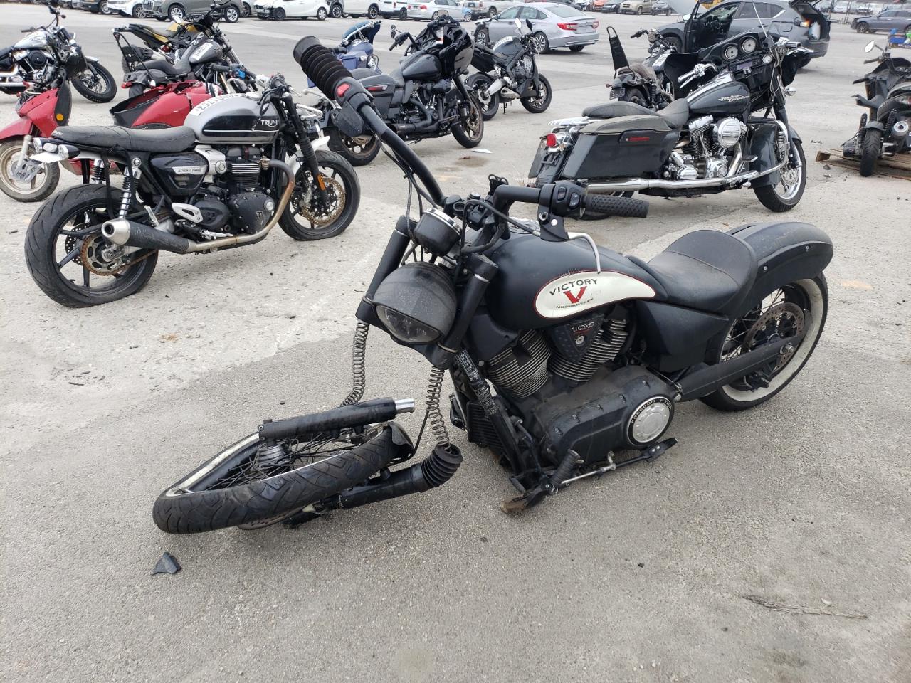 Obraz 2 z 2013 VICTORY MOTORCYCLES HIGH-BALL  2013 z VIN 5VPWB36N8D3022276