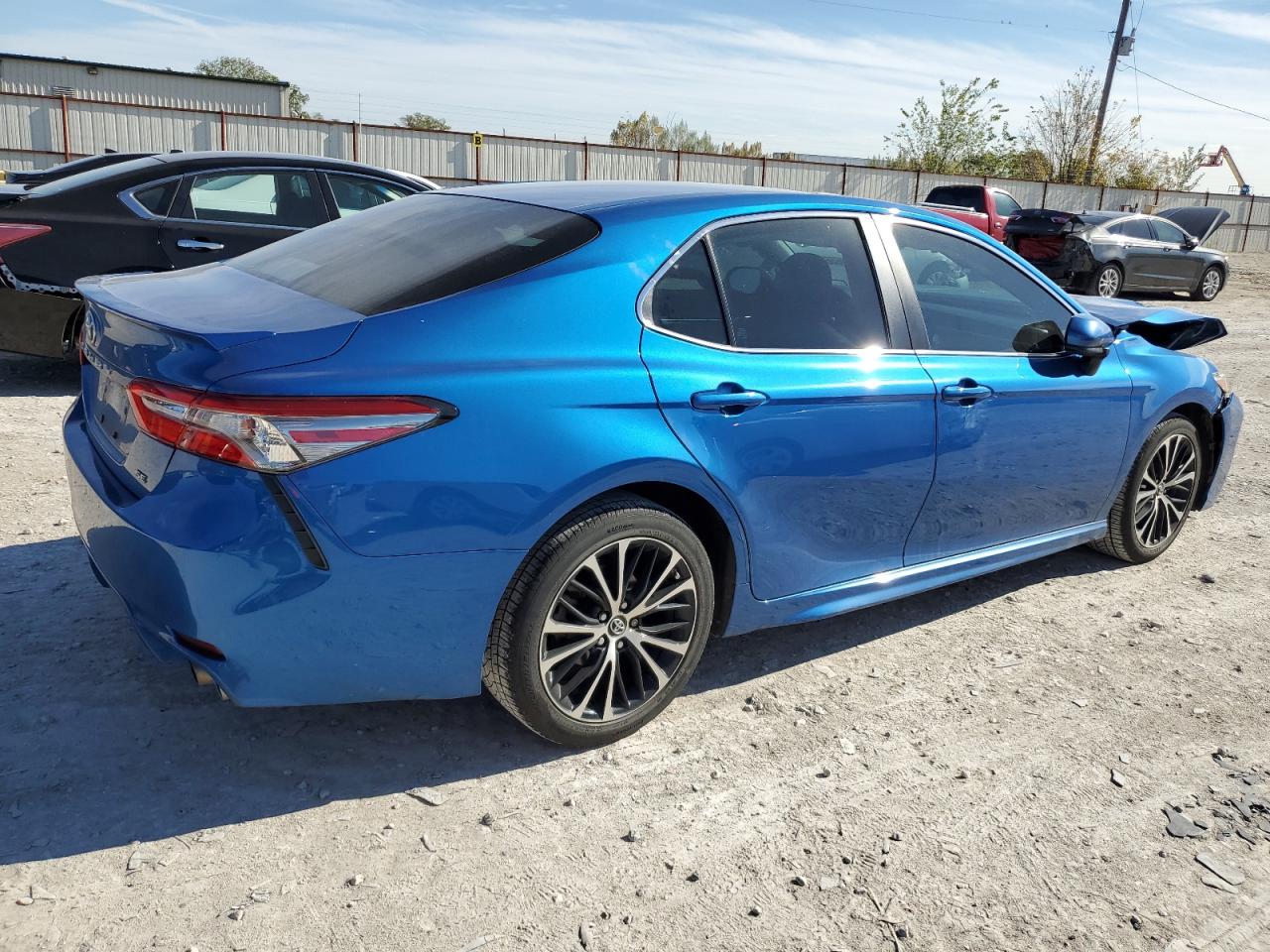 Obraz 3 z 2018 TOYOTA CAMRY L 2018 z VIN 4T1B11HK1JU055368