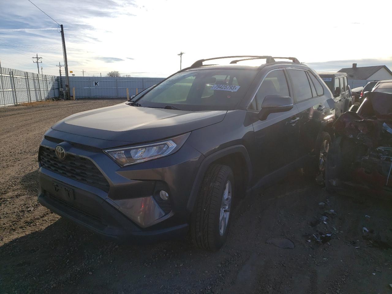 Изображение 1 2019 TOYOTA RAV4 XLE 2019 с VIN JTMP1RFV5KD027306