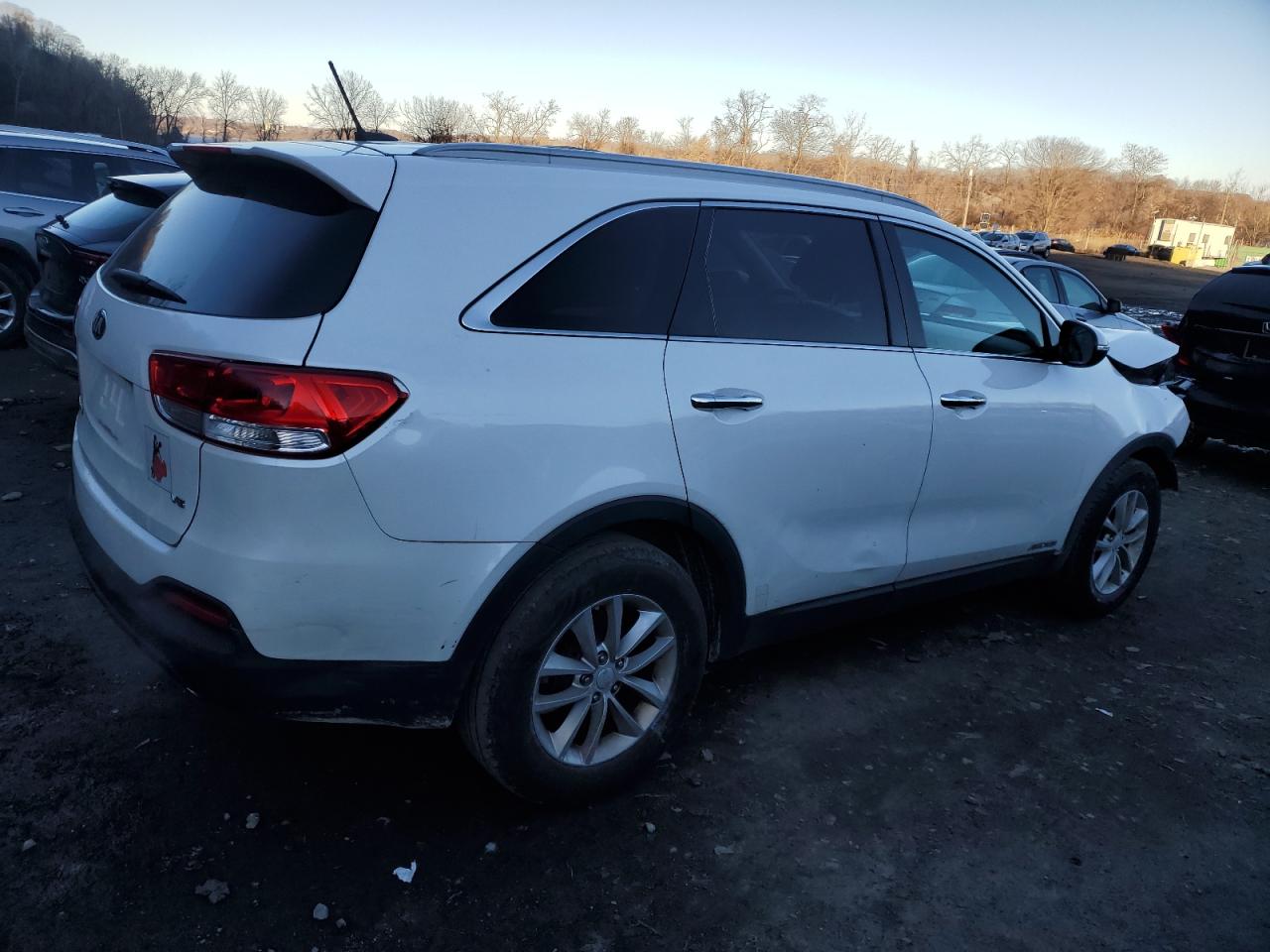 Image 3 of 2017 KIA SORENTO LX 2017 with VIN 5XYPGDA52HG209046