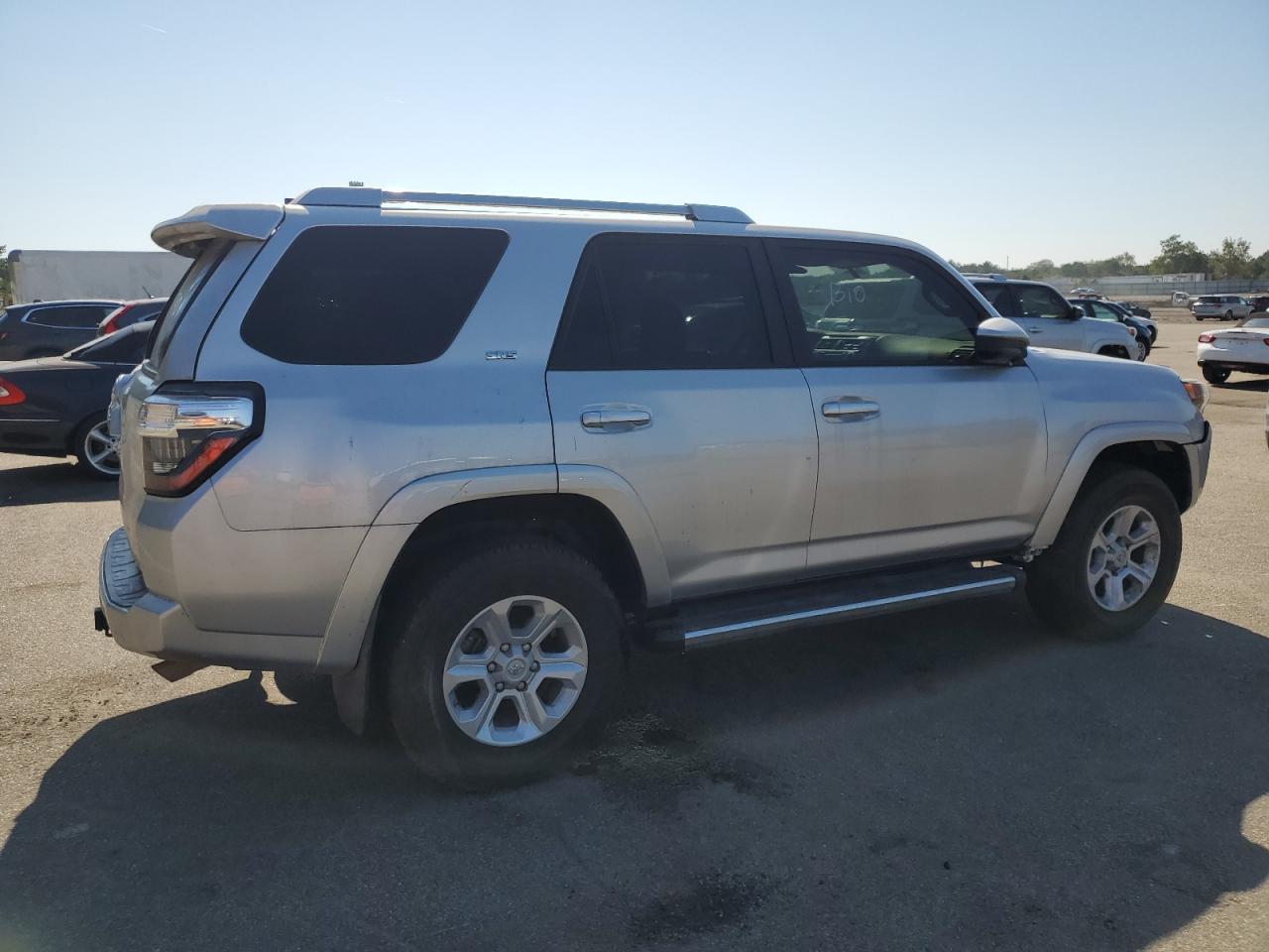 Image 3 of 2017 TOYOTA 4RUNNER SR5 2017 with VIN JTEZU5JR2H5154080