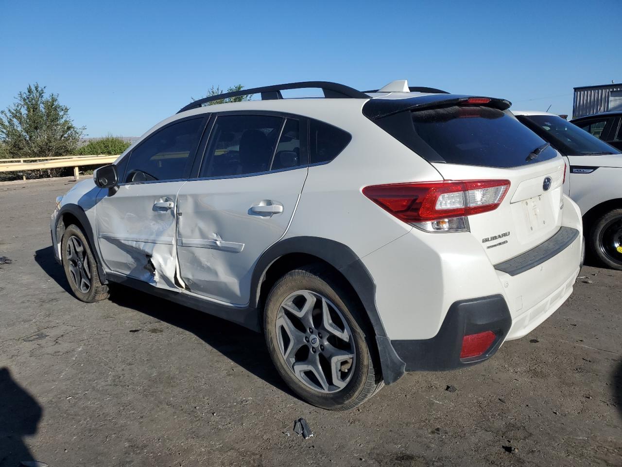 Image 2 of Subaru Crosstrek Limited 2018 with VIN JF2GTAMC0JH222123