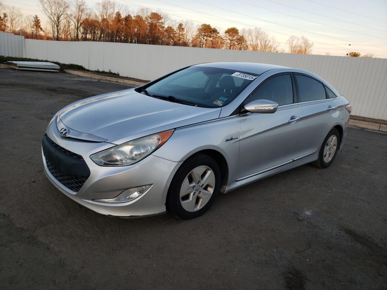Obraz 1 z 2011 HYUNDAI SONATA HYBRID 2011 z VIN KMHEC4A48BA004411