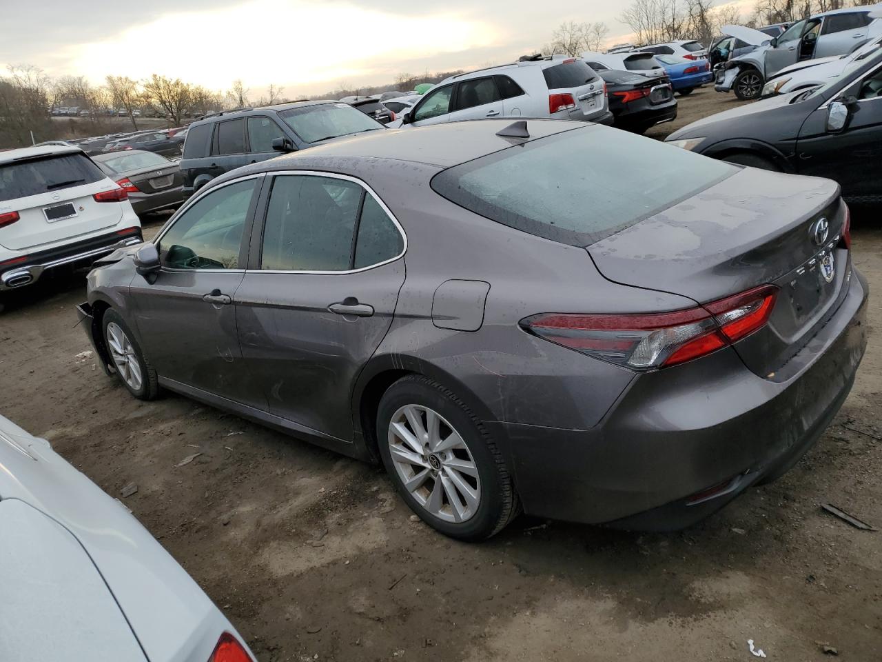 Изображение 2 2021 TOYOTA CAMRY LE 2021 с VIN 4T1C11AK4MU611224