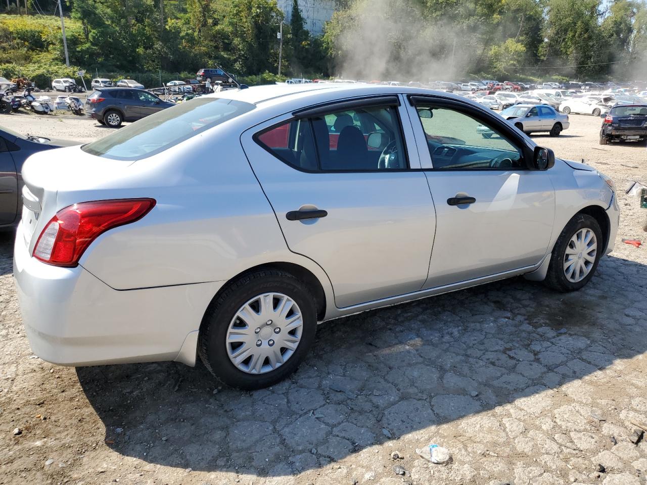 Изображение 3 2015 NISSAN VERSA S 2015 с VIN 3N1CN7AP5FL954096