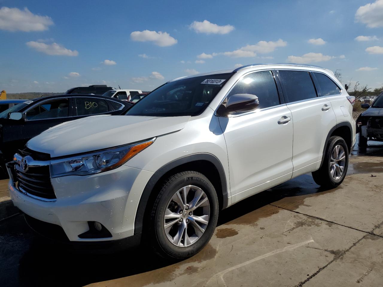 Изображение 1 2015 TOYOTA HIGHLANDER XLE 2015 с VIN 5TDKKRFH8FS106772