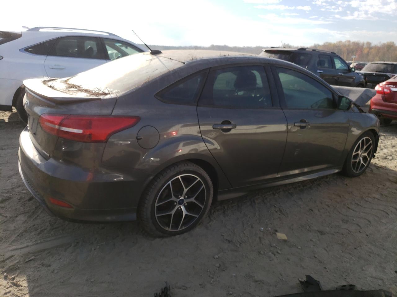 Image 3 of 2015 FORD FOCUS SE 2015 with VIN 1FADP3F22FL386635