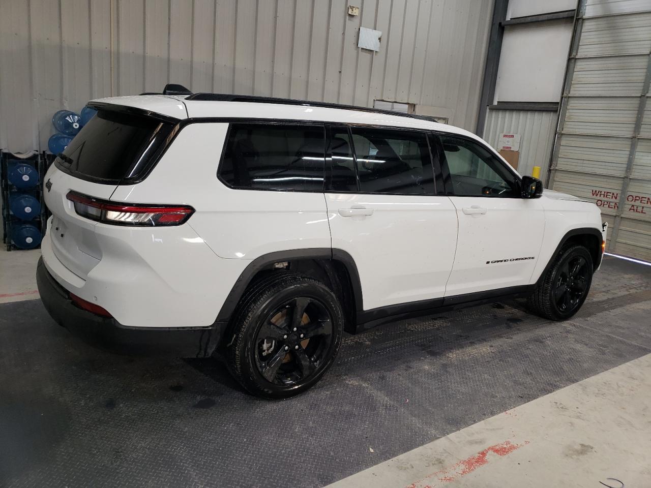 Изображение 3 2023 JEEP GRAND CHEROKEE L LAREDO 2023 с VIN 1C4RJKAG8P8866617