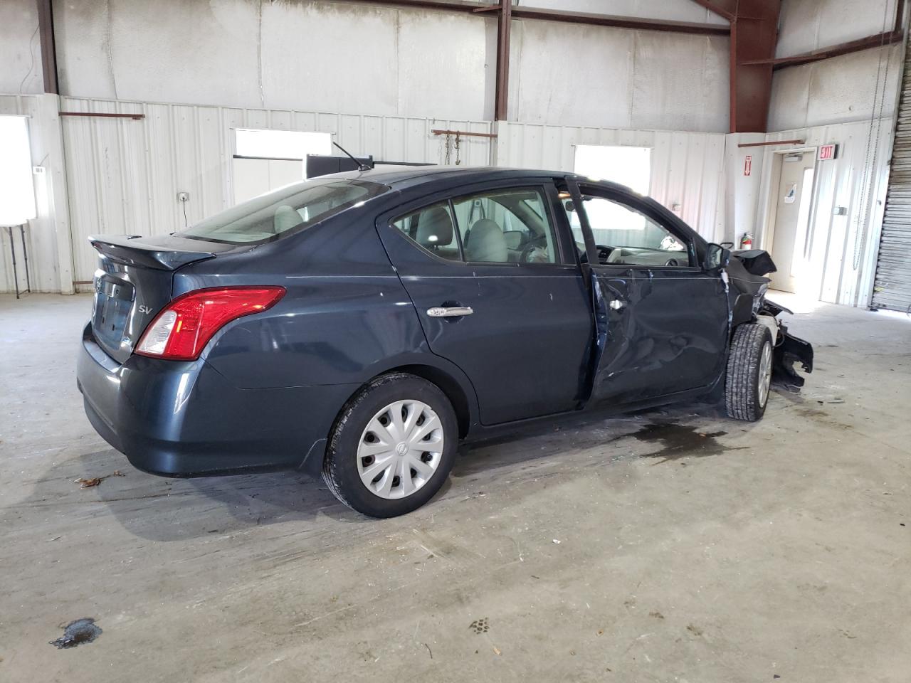 Изображение 3 2015 NISSAN VERSA S 2015 с VIN 3N1CN7AP8FL807402