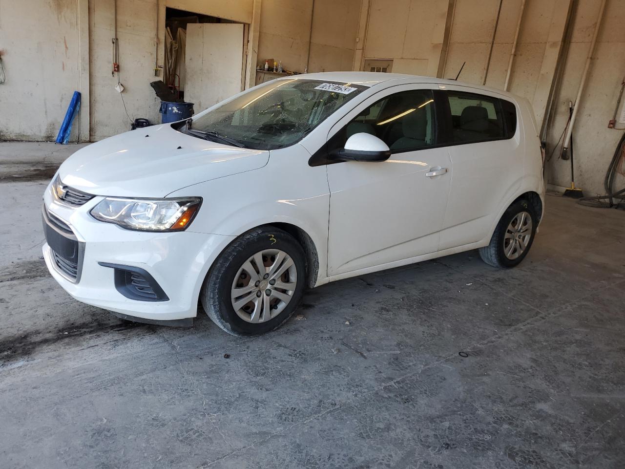 Изображение 1 2017 CHEVROLET SONIC  2017 с VIN 1G1JG6SH5H4147739