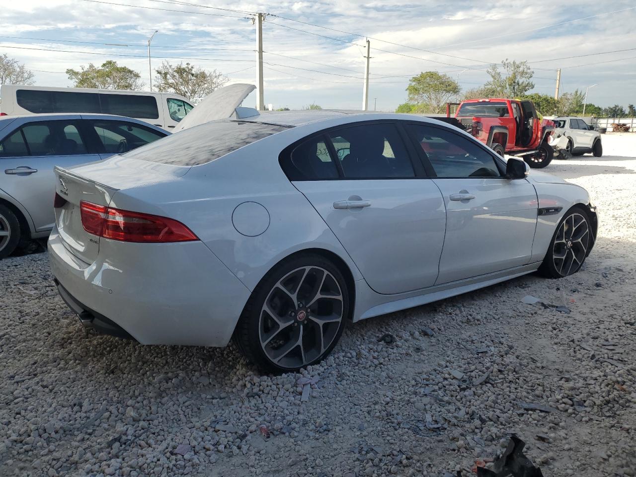Изображение 3 2017 JAGUAR XE R - SPORT 2017 с VIN SAJAF4BV1HA955206