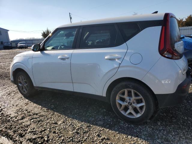 Image 2 of 2022 KIA SOUL LX 2022 with VIN KNDJ23AU4N7801952