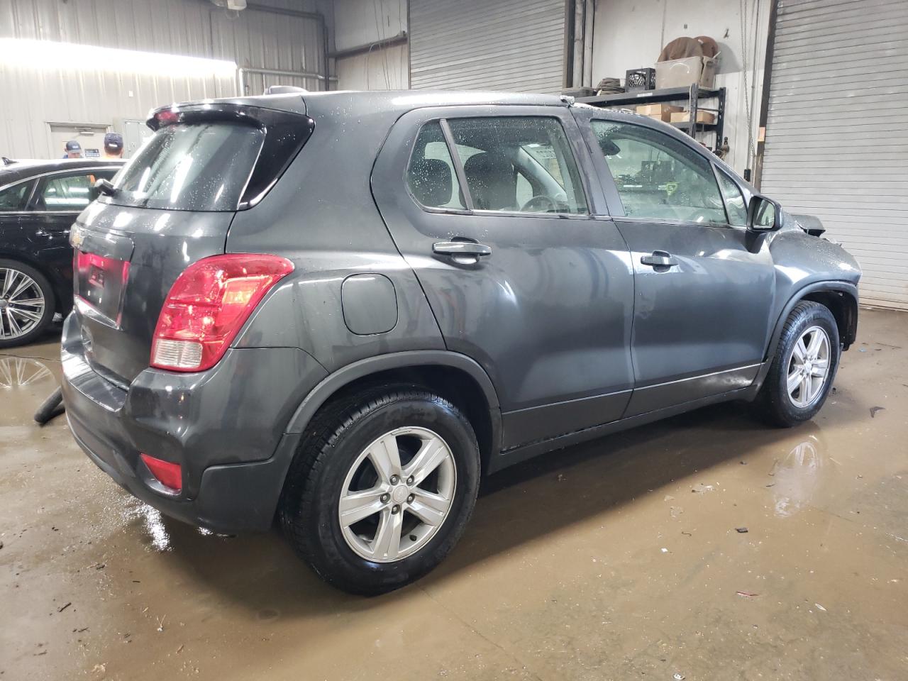 Image 3 of 2019 CHEVROLET TRAX LS 2019 with VIN 3GNCJKSBXKL214530