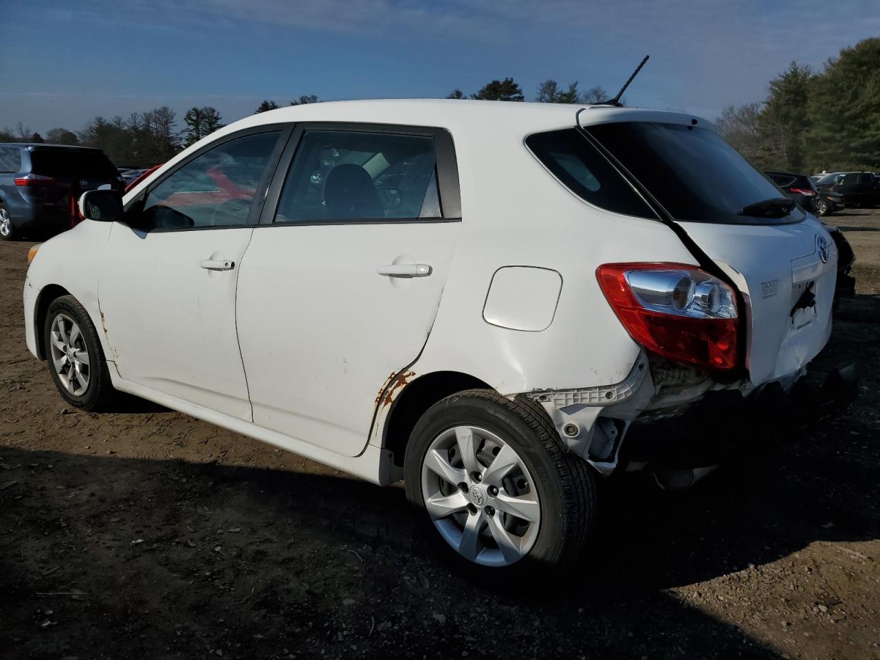 Image 2 of 2011 TOYOTA COROLLA MATRIX  2011 with VIN 2T1KU4EE3BC680977