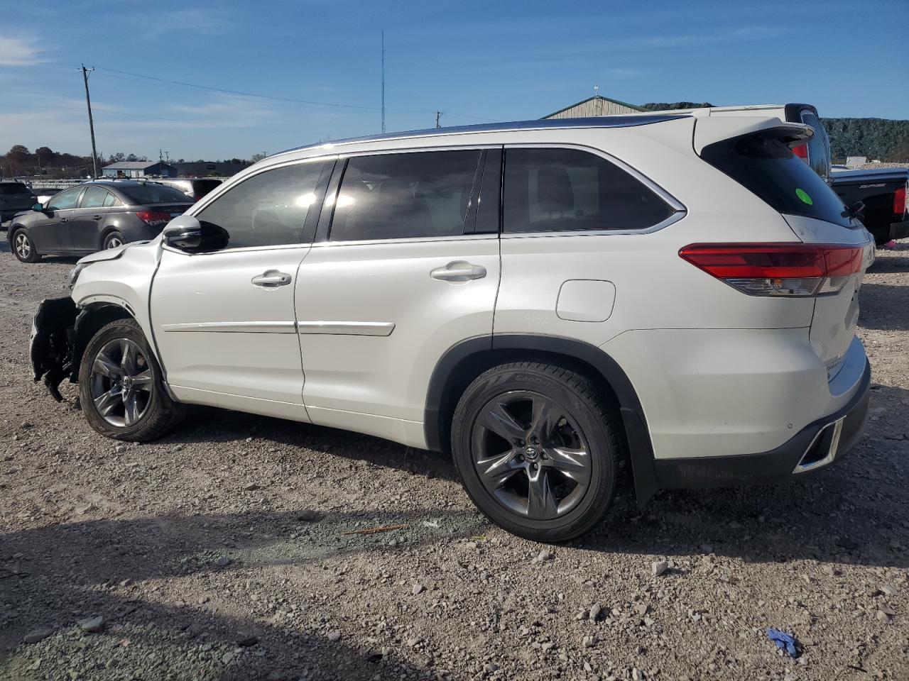 Изображение 2 2019 TOYOTA HIGHLANDER LIMITED 2019 с VIN 5TDDZRFH7KS969111