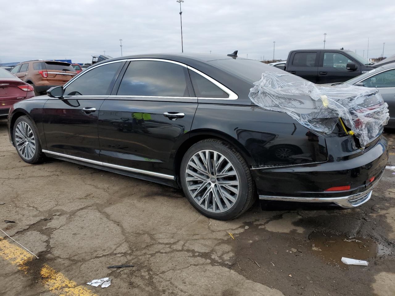 Изображение 2 2019 AUDI A8 L 2019 с VIN WAU8DAF87KN004754