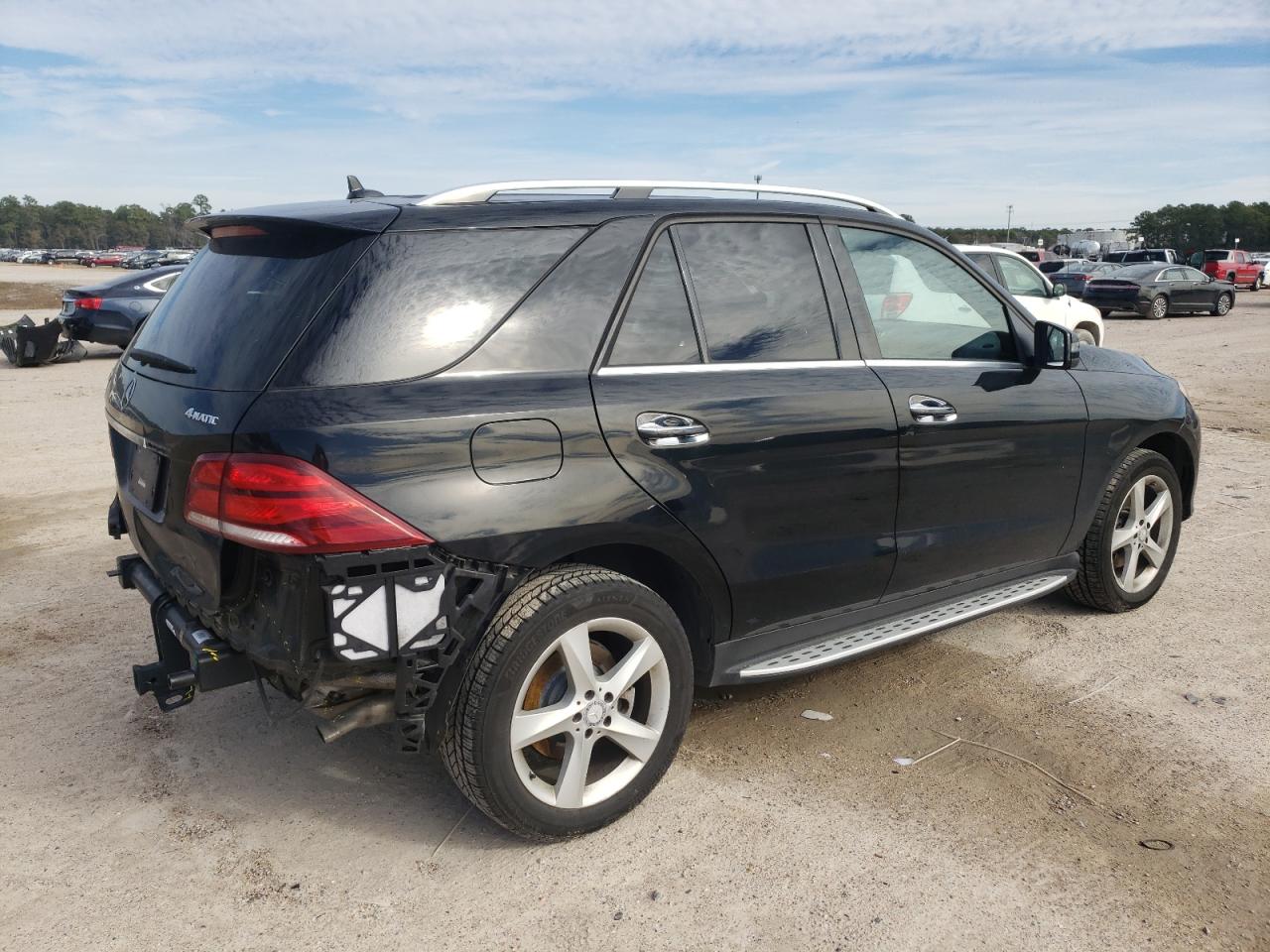 Obraz 3 z 2016 MERCEDES-BENZ GLE 350 4MATIC 2016 z VIN 4JGDA5HB1GA784951