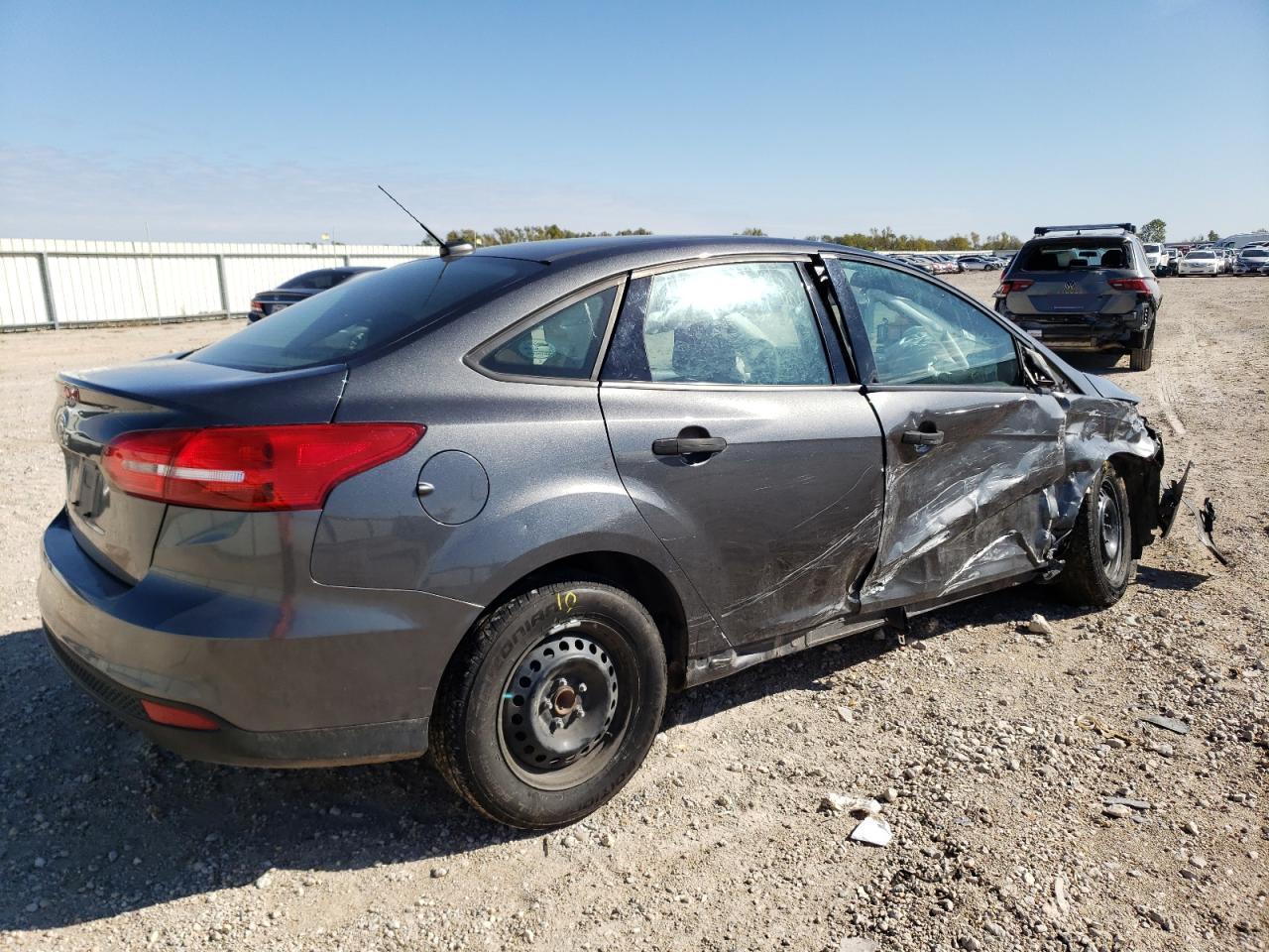 Image 3 of 2018 FORD FOCUS S 2018 with VIN 1FADP3E26JL311155