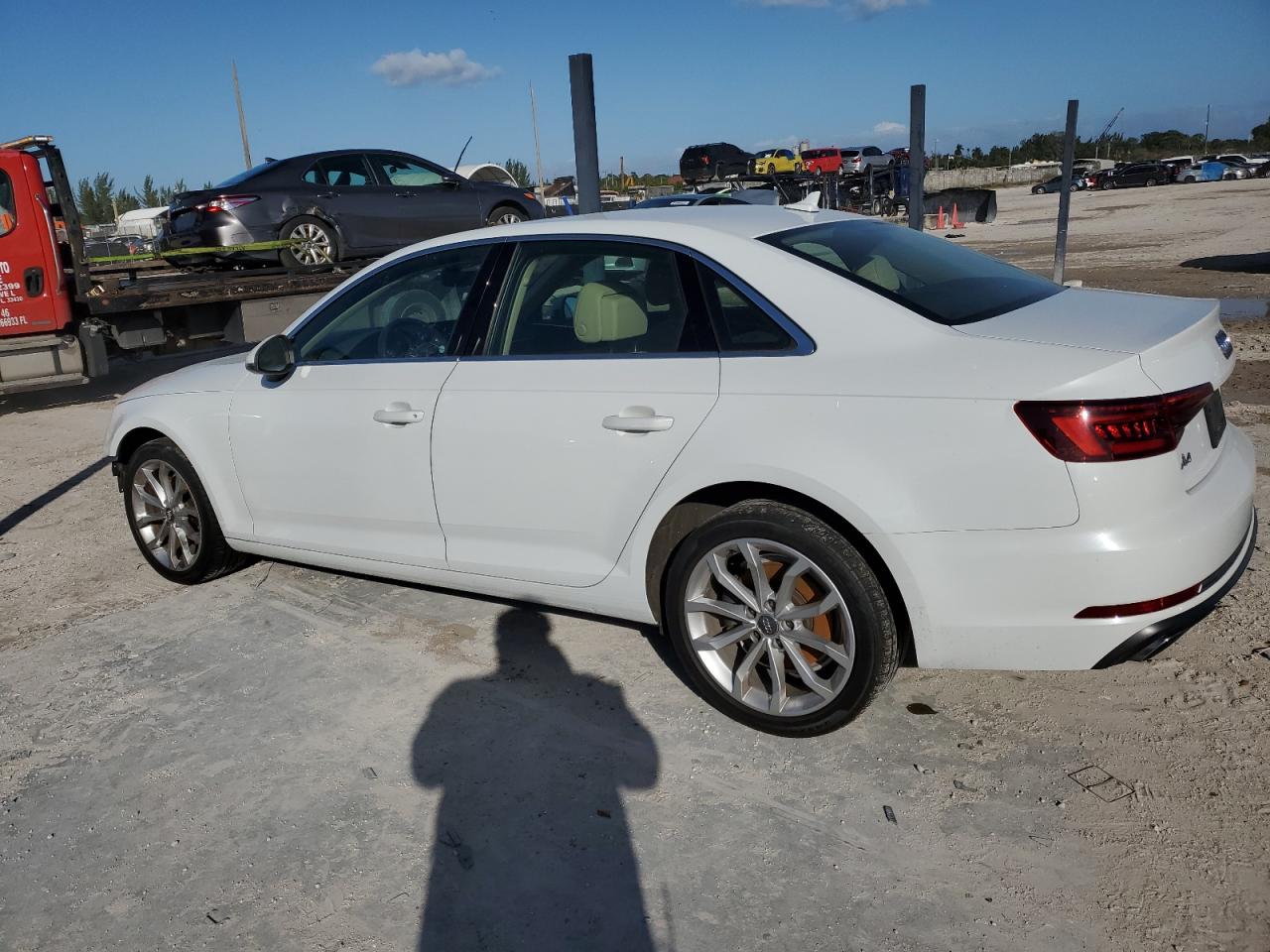 Изображение 2 2019 AUDI A4 PREMIUM 2019 с VIN WAUGMAF49KA036847
