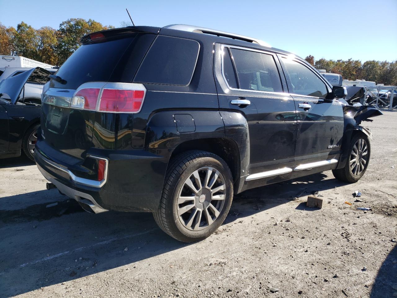 Obraz 3 z 2017 GMC TERRAIN DENALI 2017 z VIN 2GKFLRE35H6283799