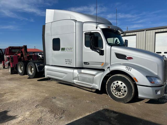 2019 PETERBILT 579  2019 image