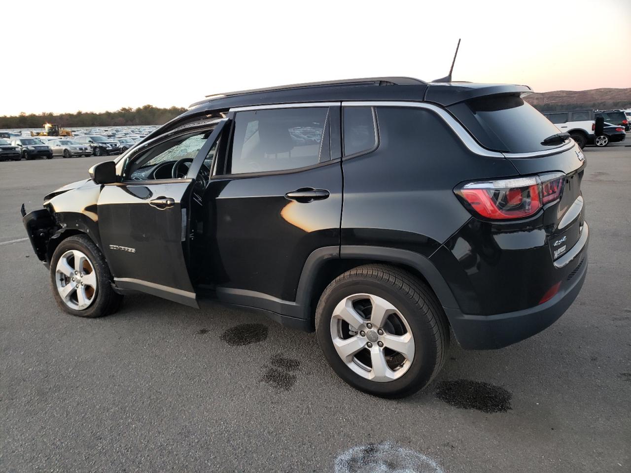 Image 2 of 2018 JEEP COMPASS LATITUDE 2018 with VIN 3C4NJDBB1JT435929