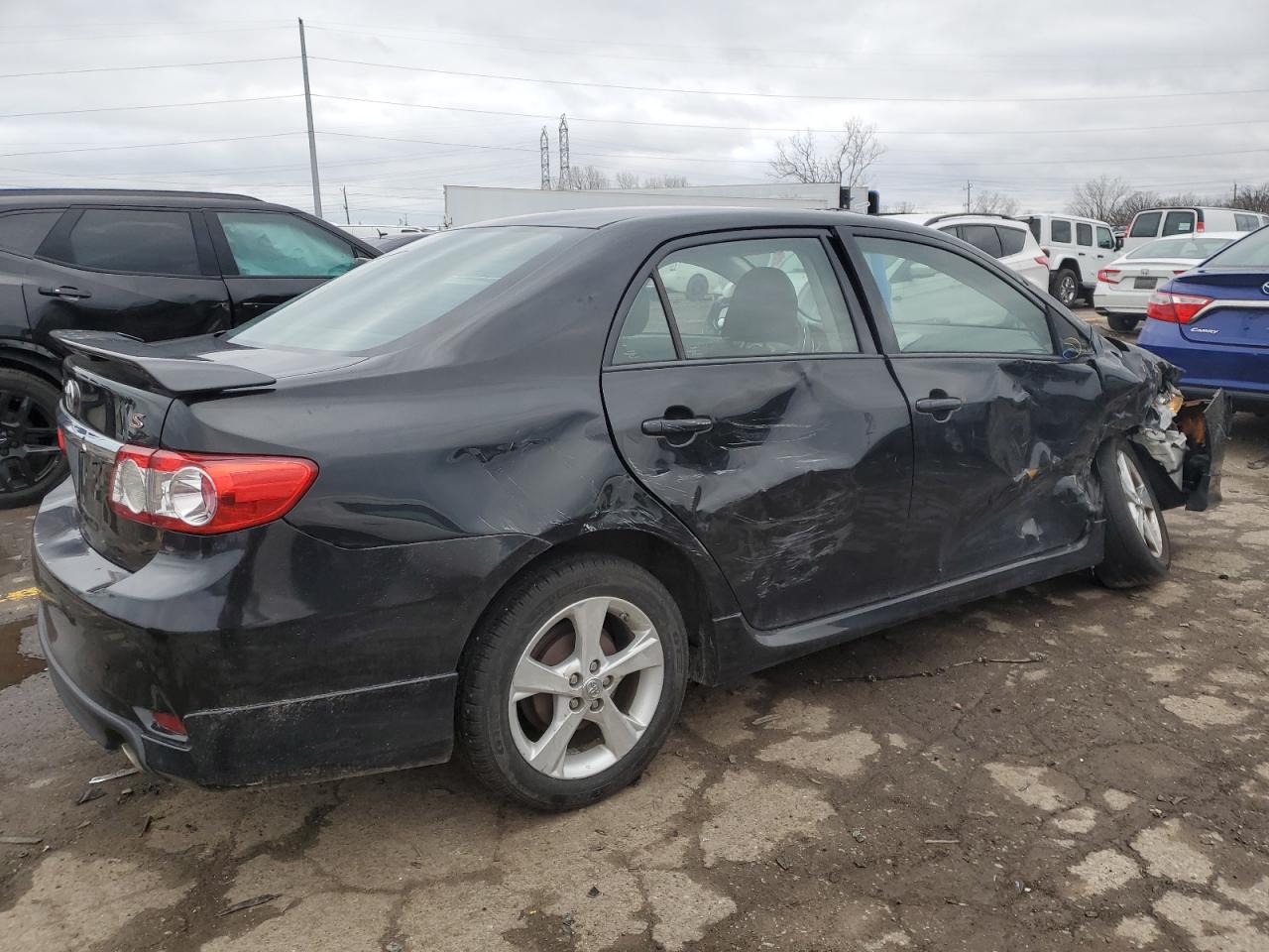 Image 3 of 2013 TOYOTA COROLLA BASE 2013 with VIN 2T1BU4EE0DC007275