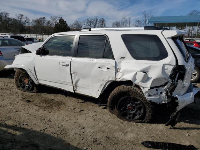 Изображение 2 2023 TOYOTA 4RUNNER SR5 2023 с VIN JTEFU5JR7P5279299