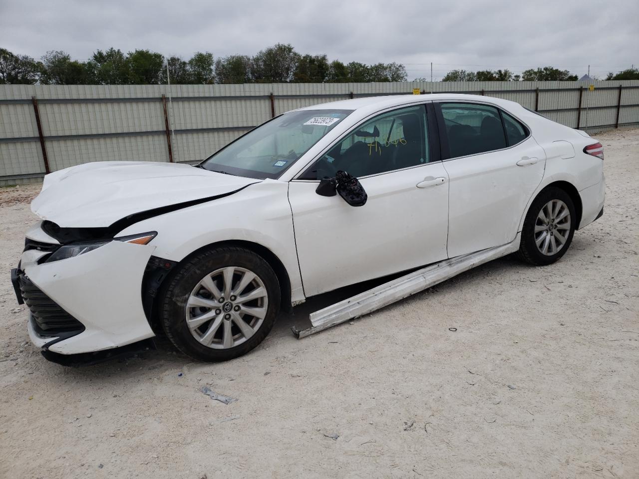 Image 1 of 2020 TOYOTA CAMRY LE 2020 with VIN 4T1C11AKXLU870136