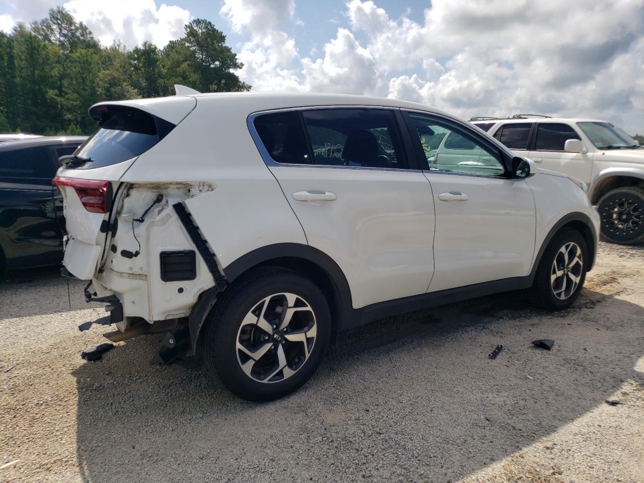 Image 3 of 2020 KIA SPORTAGE LX 2020 with VIN KNDPM3AC9L7720549