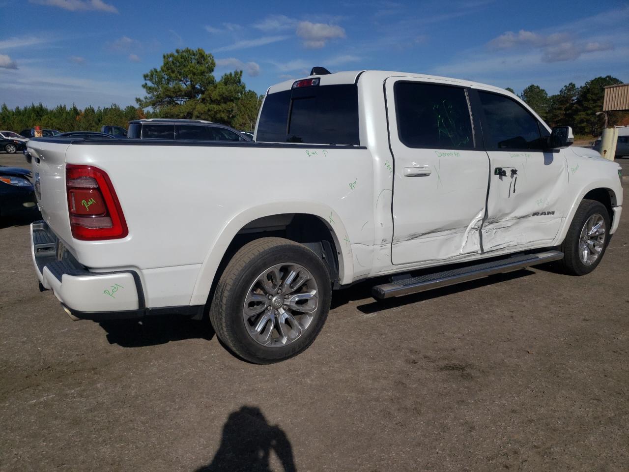 Obraz 3 z 2019 RAM 1500 LARAMIE 2019 z VIN 1C6RREJT5KN852134