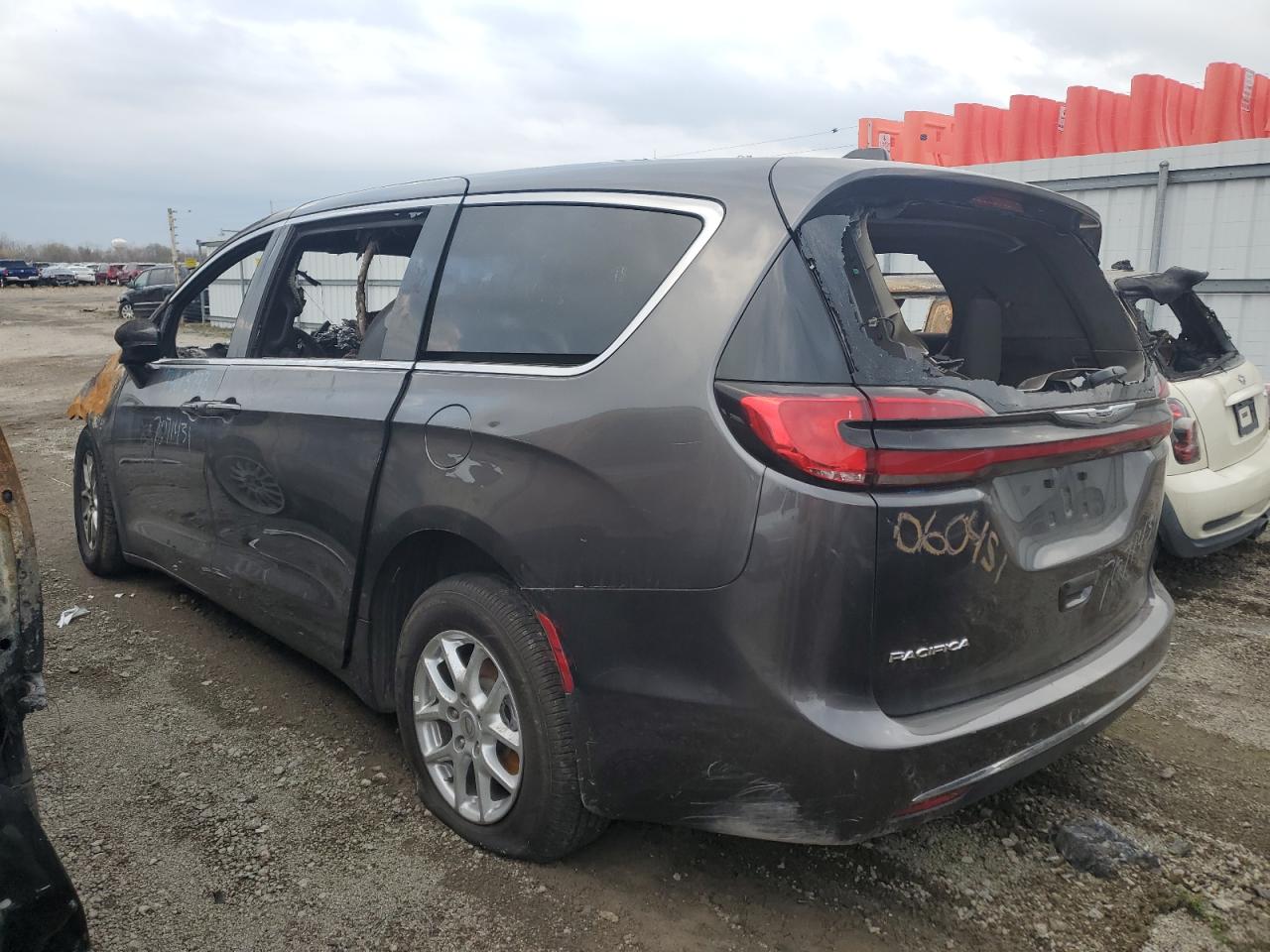 Image 2 of 2023 CHRYSLER PACIFICA TOURING L 2023 with VIN 2C4RC1BG4PR553734