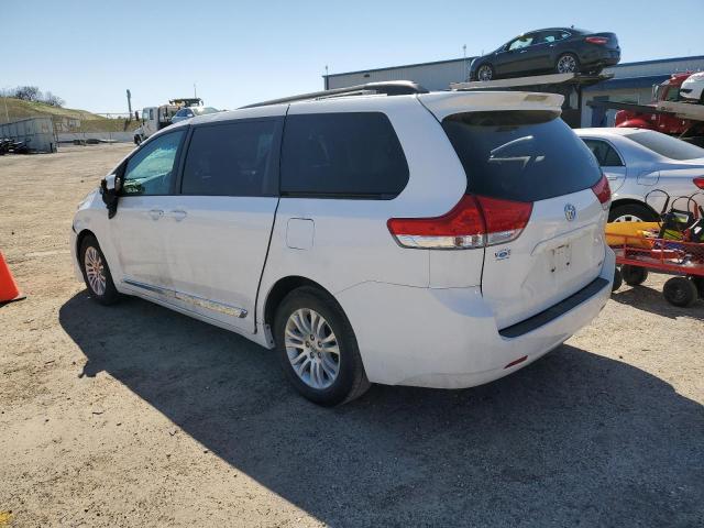 Изображение 2 2013 TOYOTA SIENNA XLE 2013 с VIN 5TDYK3DC4DS383561