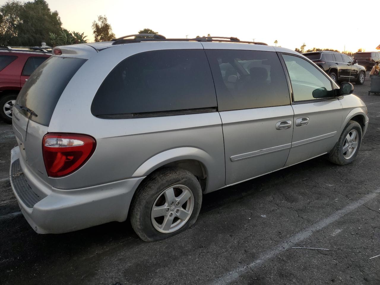 Image 3 of 2007 DODGE GRAND CARAVAN SXT 2007 with VIN 2D8GP44L77R125374